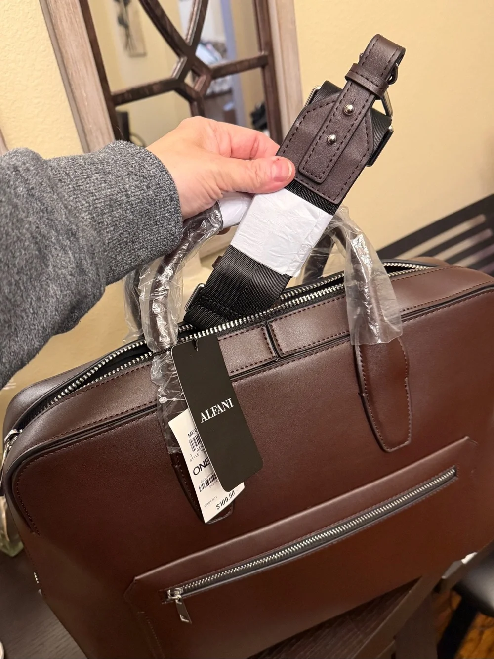 Alfani Mens Messenger Bag Brown One Size Office Professional Laptop Travel NWT